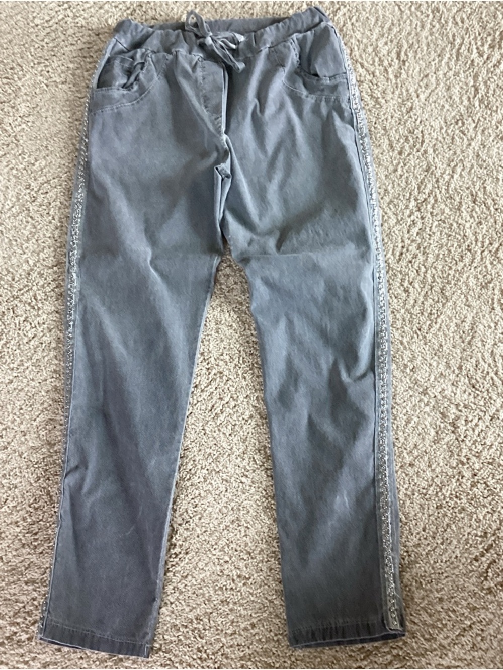 Gigi Moda‎ Italian pants with studded sides